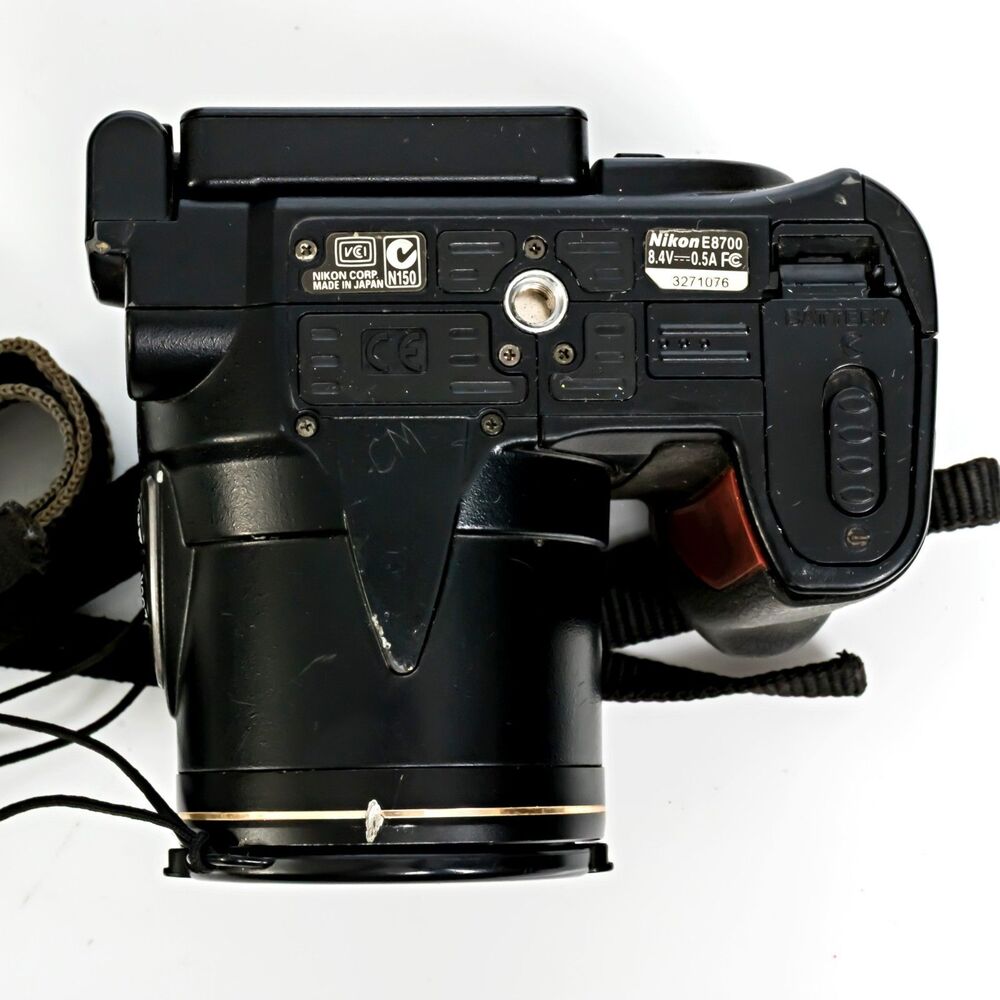 Nikon Coolpix 8700 8MP Digital Camera w/8x ED Zoom (Needs Battery) - Picture 5 of 6